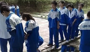當日本女孩穿上中國傳統的“校服定制”著裝，會是什么感覺呢？