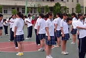 8月，江西省發布了2019秋季南昌市城區學校“校服定制”收費項目及標準
