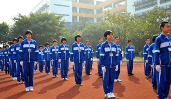 哈馬校服—告訴你們當今中學生定制校服設計的主流顏色是什么？