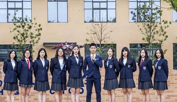 為什么學校要定制校服呢？