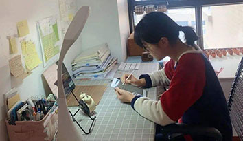 居家學習凸顯學校存在的價值  “校服定制”著裝體現(xiàn)學校文化氣質(zhì)