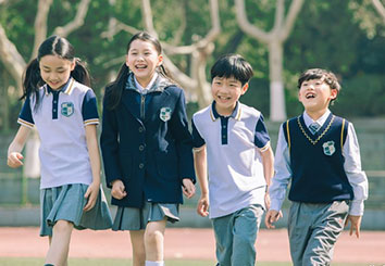 放暑假了，但別忘了給您的小學定做校服做保養喲~