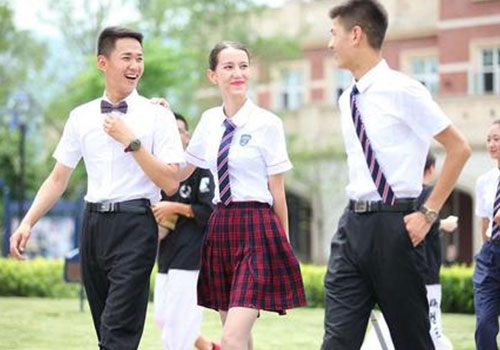 中學(xué)生校服定制