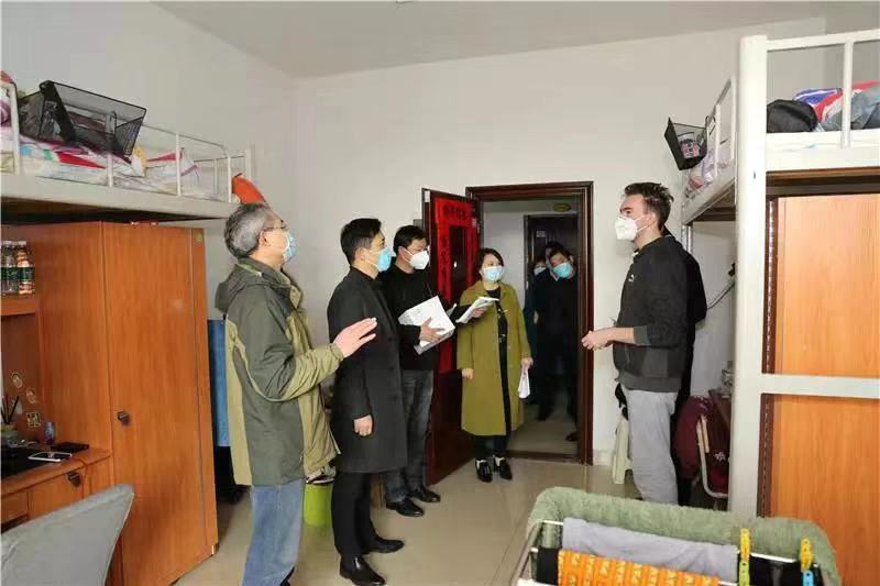 中小學(xué)生校服廠家