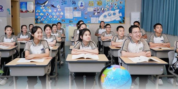 校服定制廠家，中小學校服定制