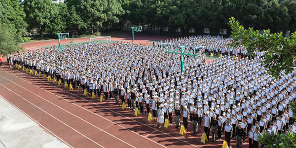 校服定制廠家，中小學校服定制