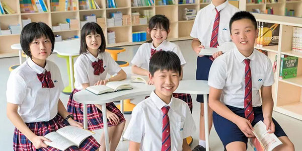 校服定做廠家，校服定做